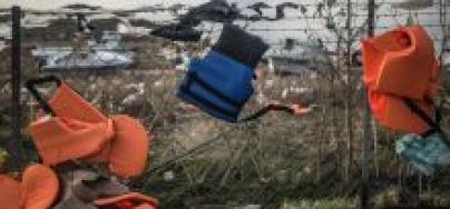 Chalecos salvavidas en un vertedero de la isla de Lesbos, en Grecia. Autor: Pablo Tosco/Oxfam