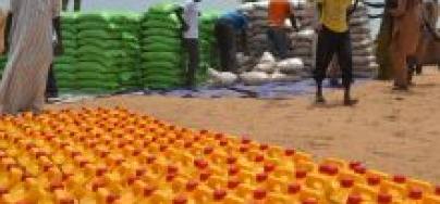 Oxfam in Niger is distributing food packages to vulnerable conflict affected communities to the east of Diffa town, in the Diffa region of Niger. 