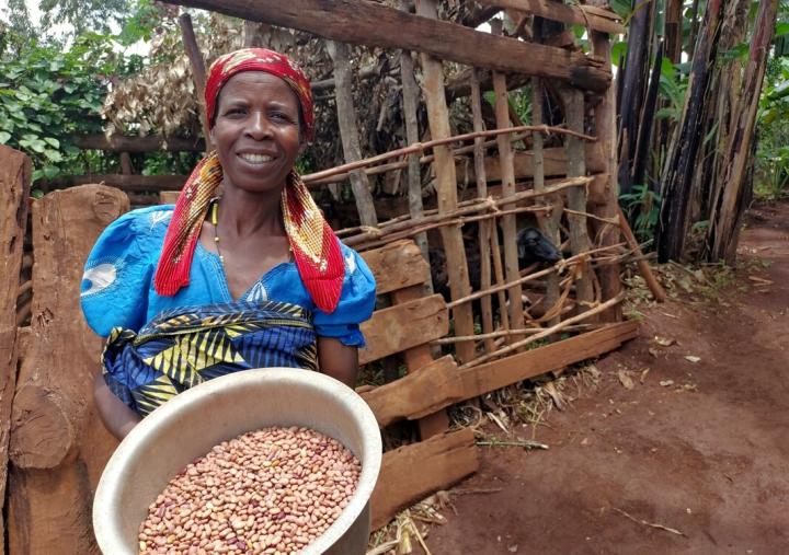 Rose Bigirimana, a farmer from Gitega, Burundi, makes biopesticides with her husband, testing them on their fields and in storage.