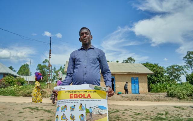 Salama Taga, the president of the Rwampara youth structure poses after a meeting to raise awareness about risk communication within their communities. Youth leaders are essential intermediaries for disseminating prevention messages and mobilizing the community in the face of health emergencies.